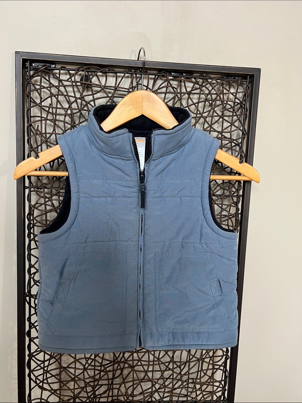 Gymboree vintage y2K Kids Quilted Puffer Vest
Grey Reversible Black Fleece 4